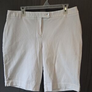Chico's Elegant Cream Bermudas